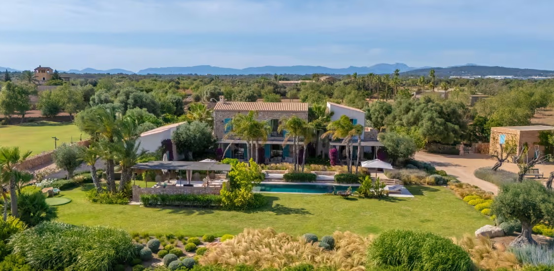 Προς πώληση κτήμα στη Μαγιόρκα με πισίνα και γήπεδο γκόλφ 